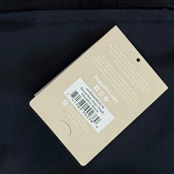 BAGGALLINI FRENCH NAVY NWOT RFID Securetex Anti-Theft Backpack - Picture 3 of 9